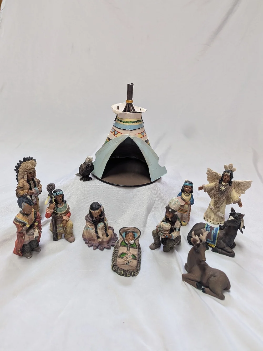 2003 WMG Vintage Native American Resin Christmas Nativity Set 12 Peices SEE